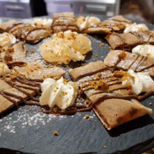 Sfoglie con Crema Bianca , Nutella e Kinder Maxi