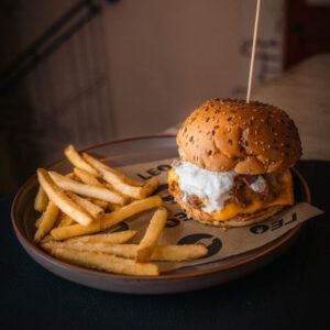 MAXI SMASC BURGER + 🥤 COCA COLA IN OMAGGIO